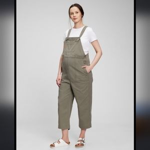 Gap Lyocell Tencell cropped maternity overalls
